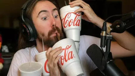 Асмонголд заявляет, что он просто хочет жить, как обычный американец.