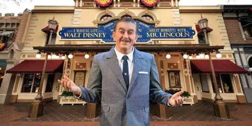 Волшебная жизнь Уолта Диснея - это новый формат празднования в Диснейленде.